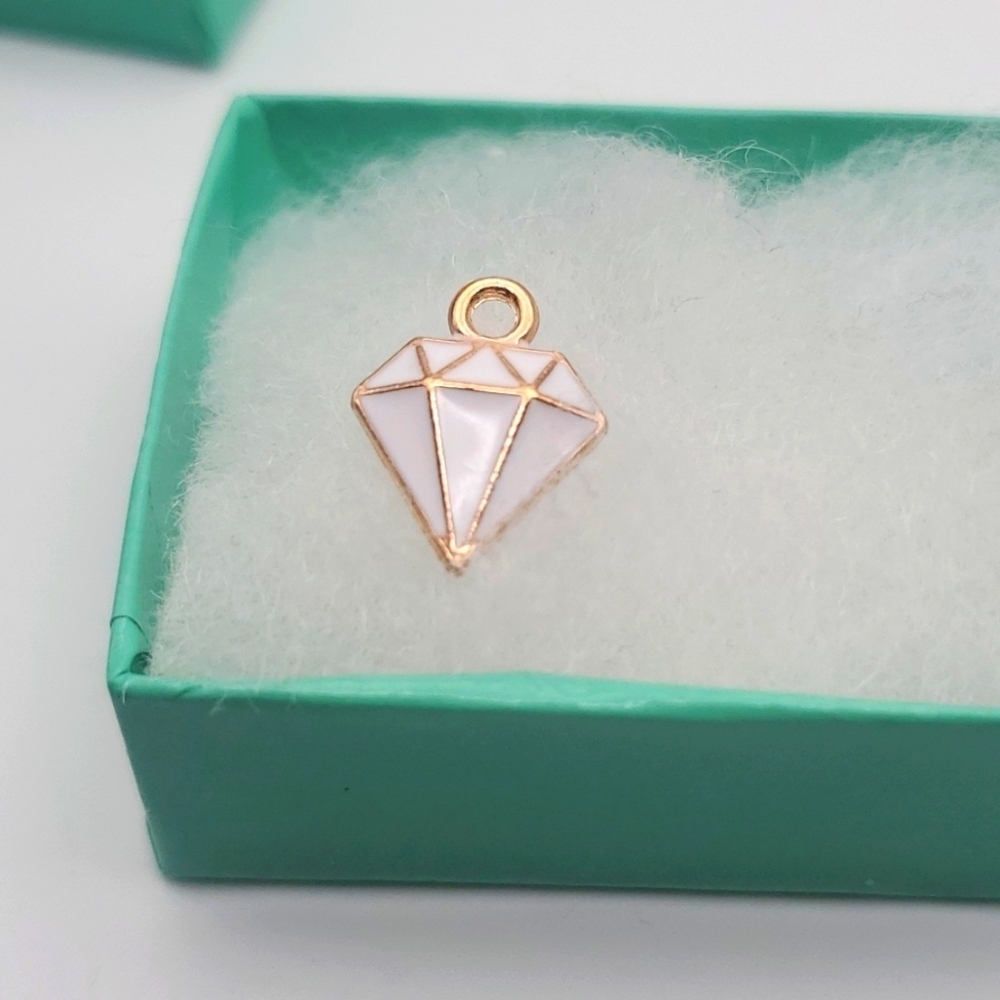 Diamond shaped glam charm
